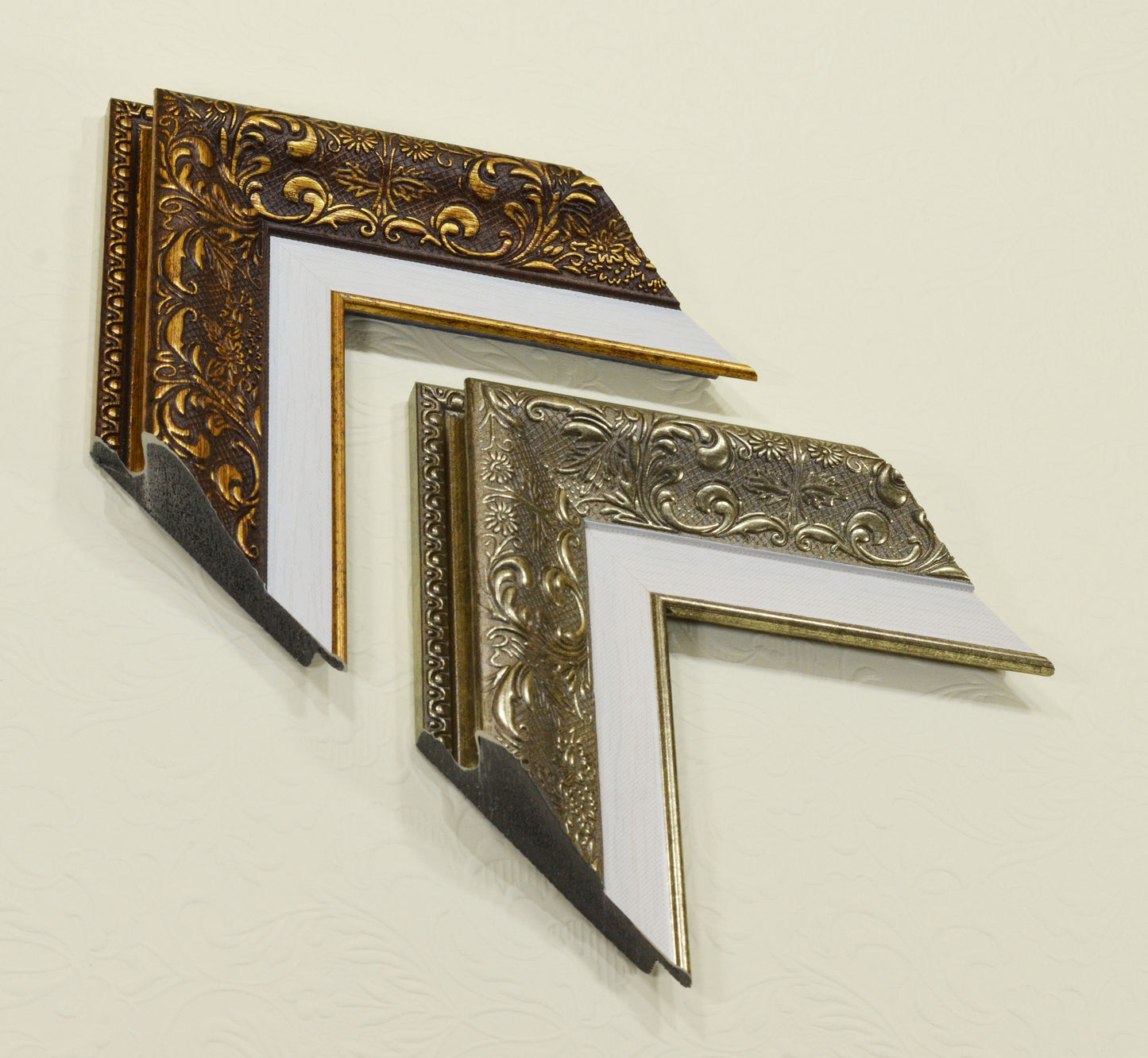 Beautiful Picture Frame Gold and Silver with Mat Strip (Paspartout). Width 2.76" x Height 1.18". Polystyrene Frame.