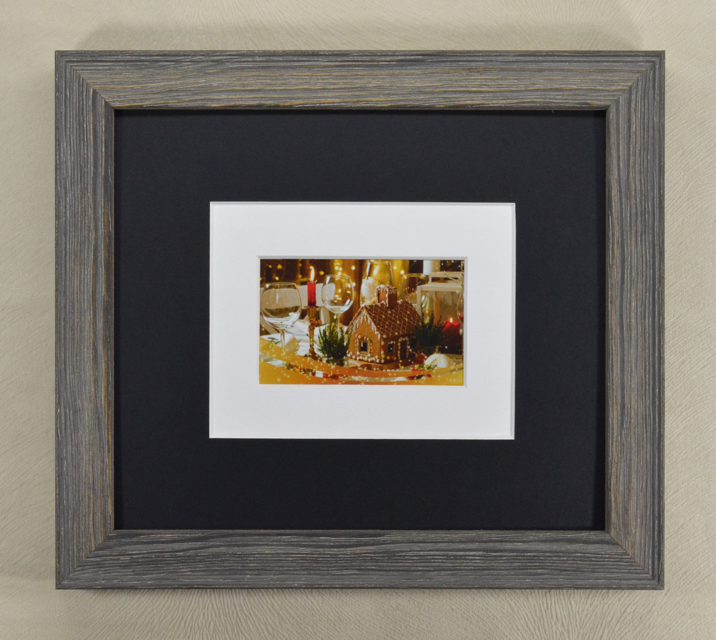 Photo Frame, Wood Gray with Gray Veins, 1" Width, 0.8" Height.